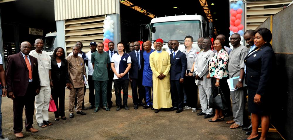 东风商用车在尼日利亚首批CKD组装中重卡下线
